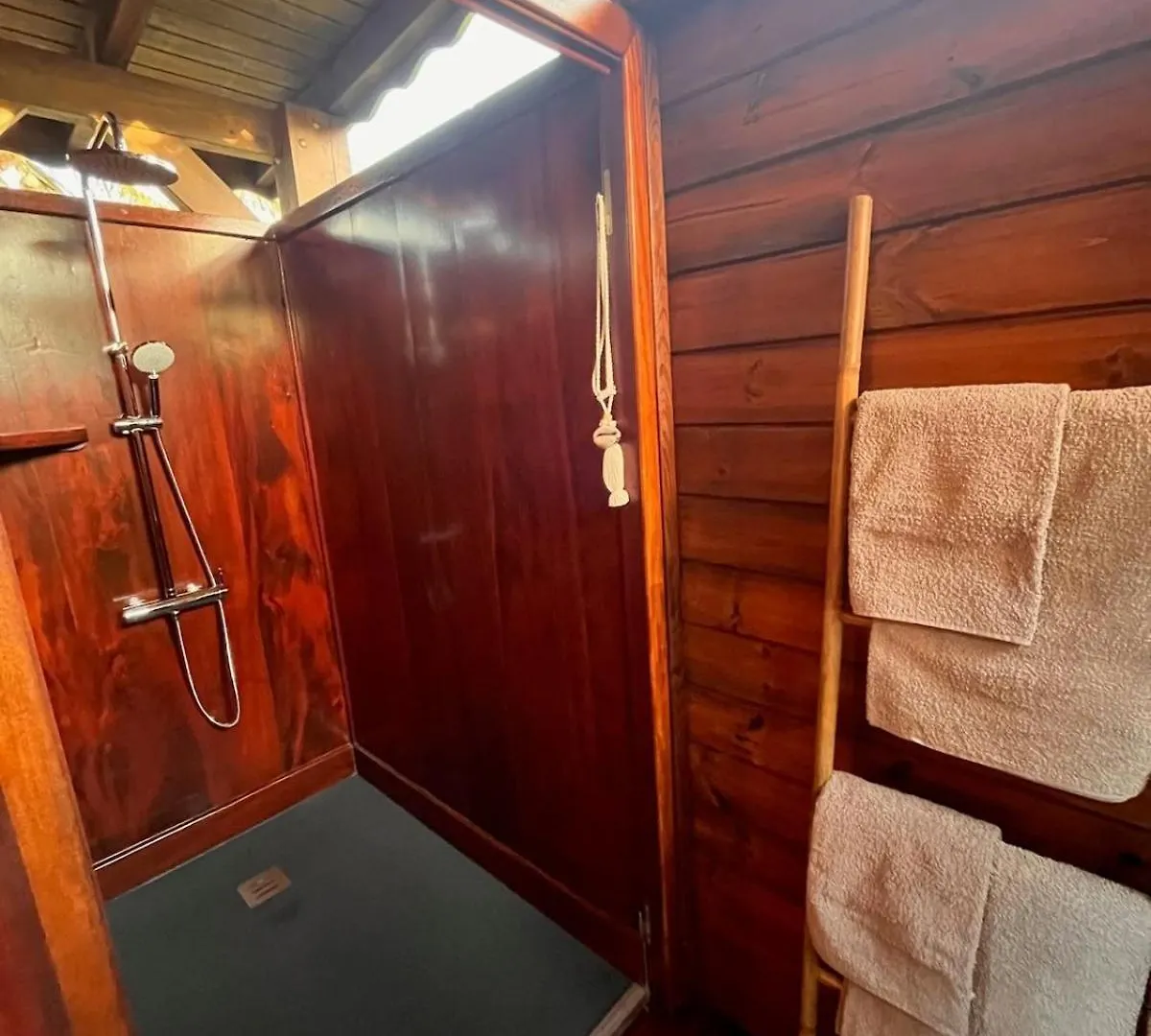 Passion Caraibes - Bungalow Climatise Avec Jacuzzi Privatif Sainte-Rose 0*,