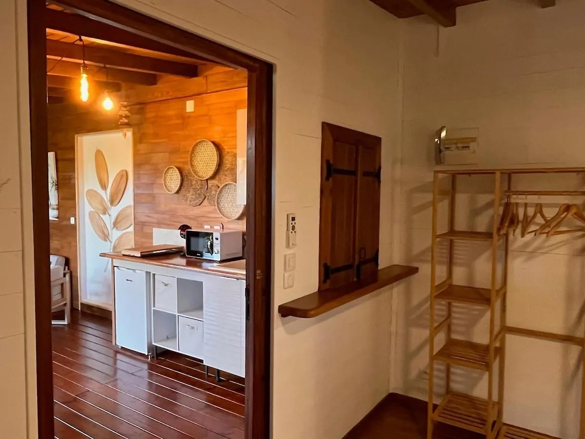 Passion Caraibes - Bungalow Climatise Avec Jacuzzi Privatif Sainte-Rose 0*,