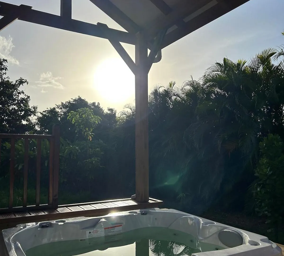 度假居 Passion Caraibes - Bungalow Climatise Avec Jacuzzi Privatif 圣罗斯 瓜德罗普